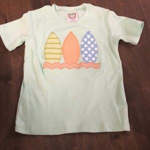 5t surfboard appliqué shirt